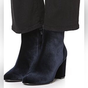 CLUB MONACO Velvet navy blue booties